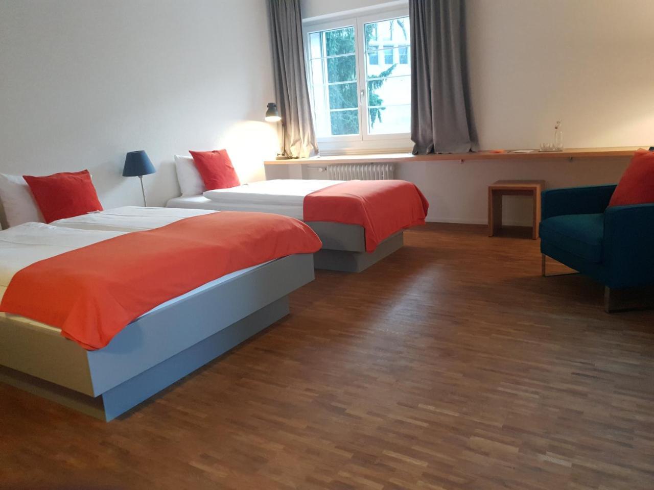 Josephine's - ! Women Only ! Gasthuis 2*